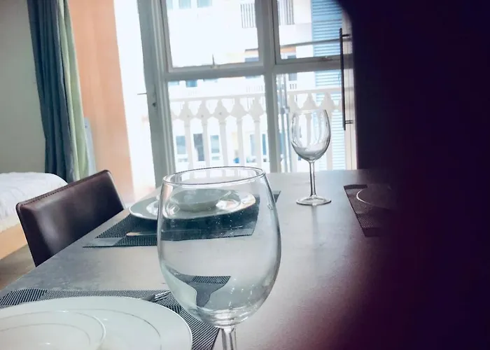 Grand View Venice 1br With Balcony Near Bgc Manila